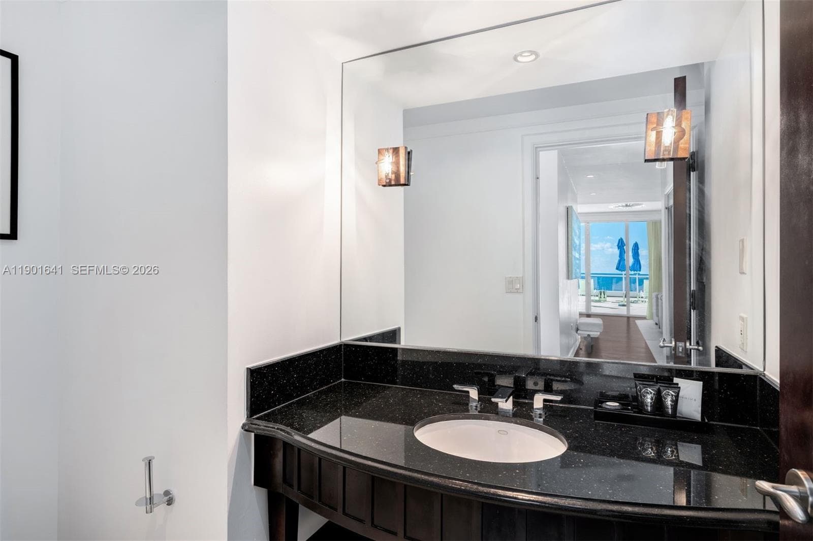 4391 Collins Ave 512 photo 11