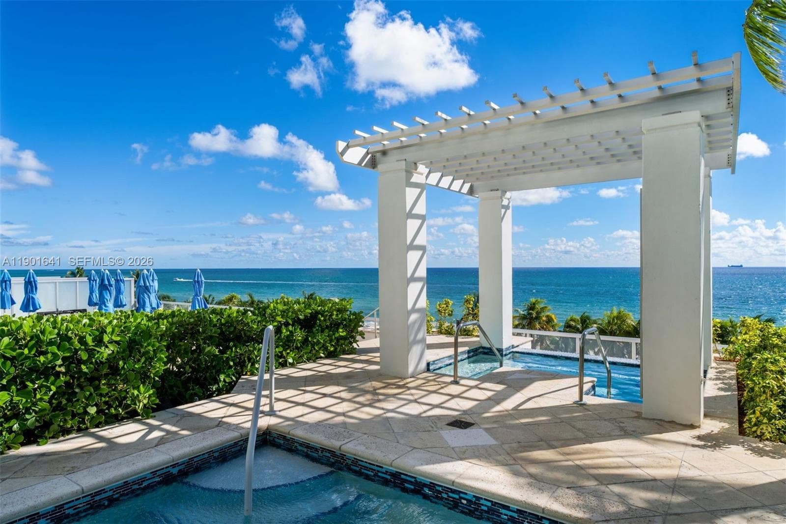 4391 Collins Ave 4