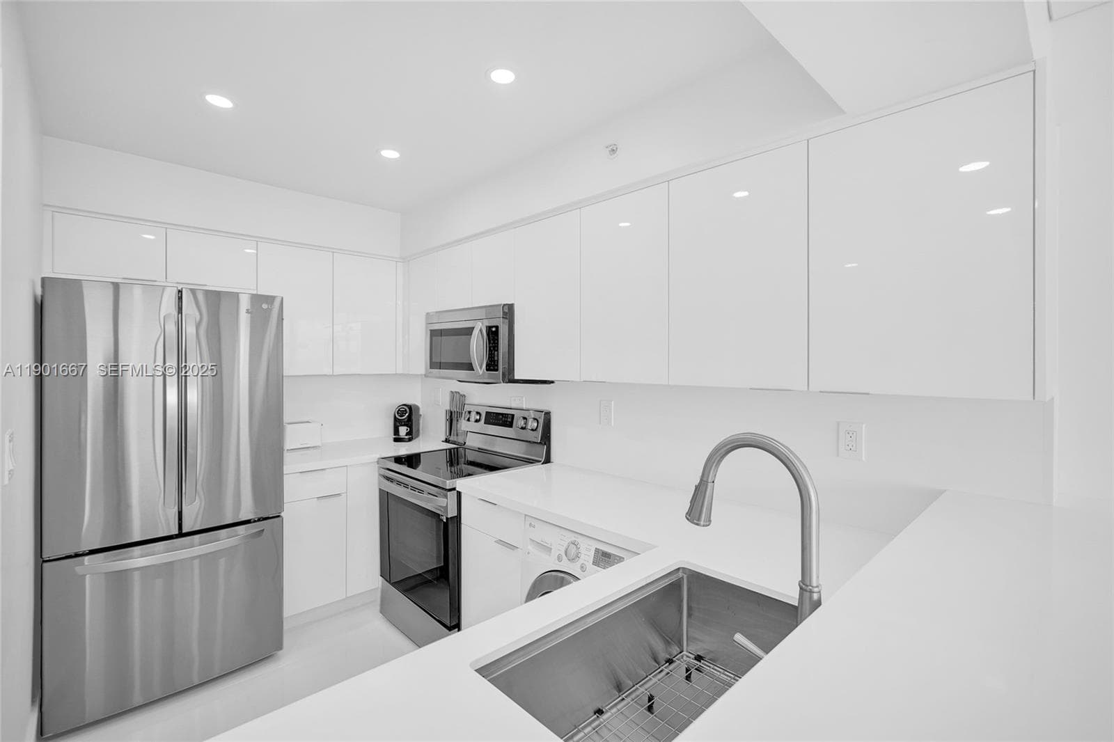 2501 S Ocean Dr 1024 (available Aug 24) photo 15