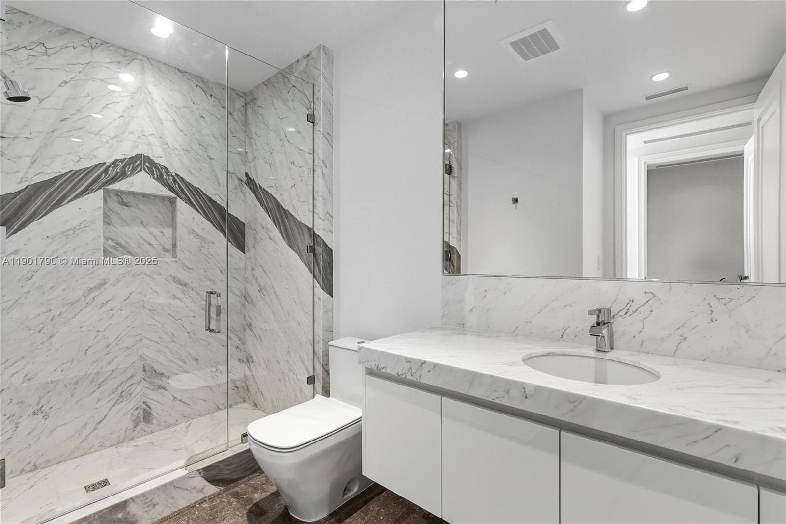 17901 Collins Ave 1803 photo 22