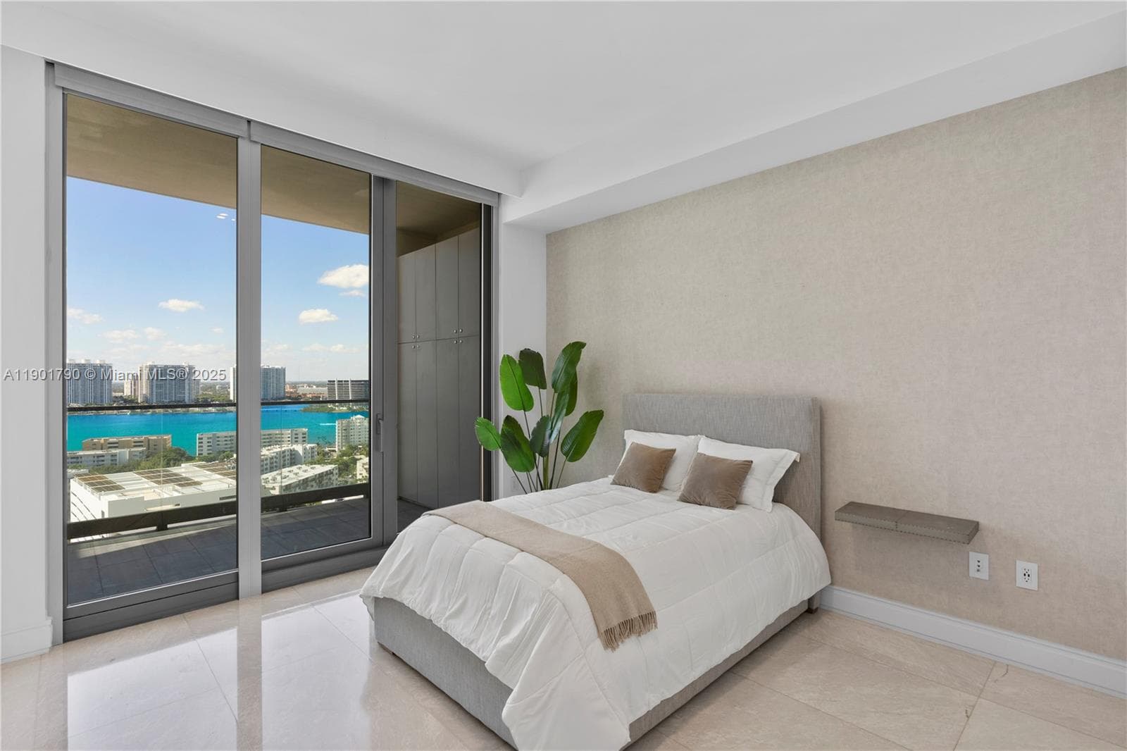 17901 Collins Ave 1803 photo 18