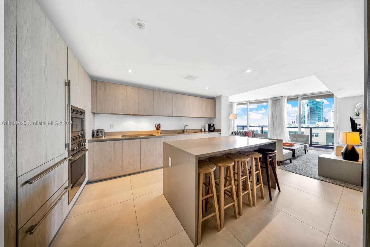 4111 Ocean Dr 2