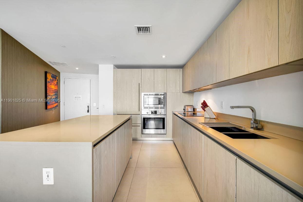 4111 Ocean Dr 1212 photo 7
