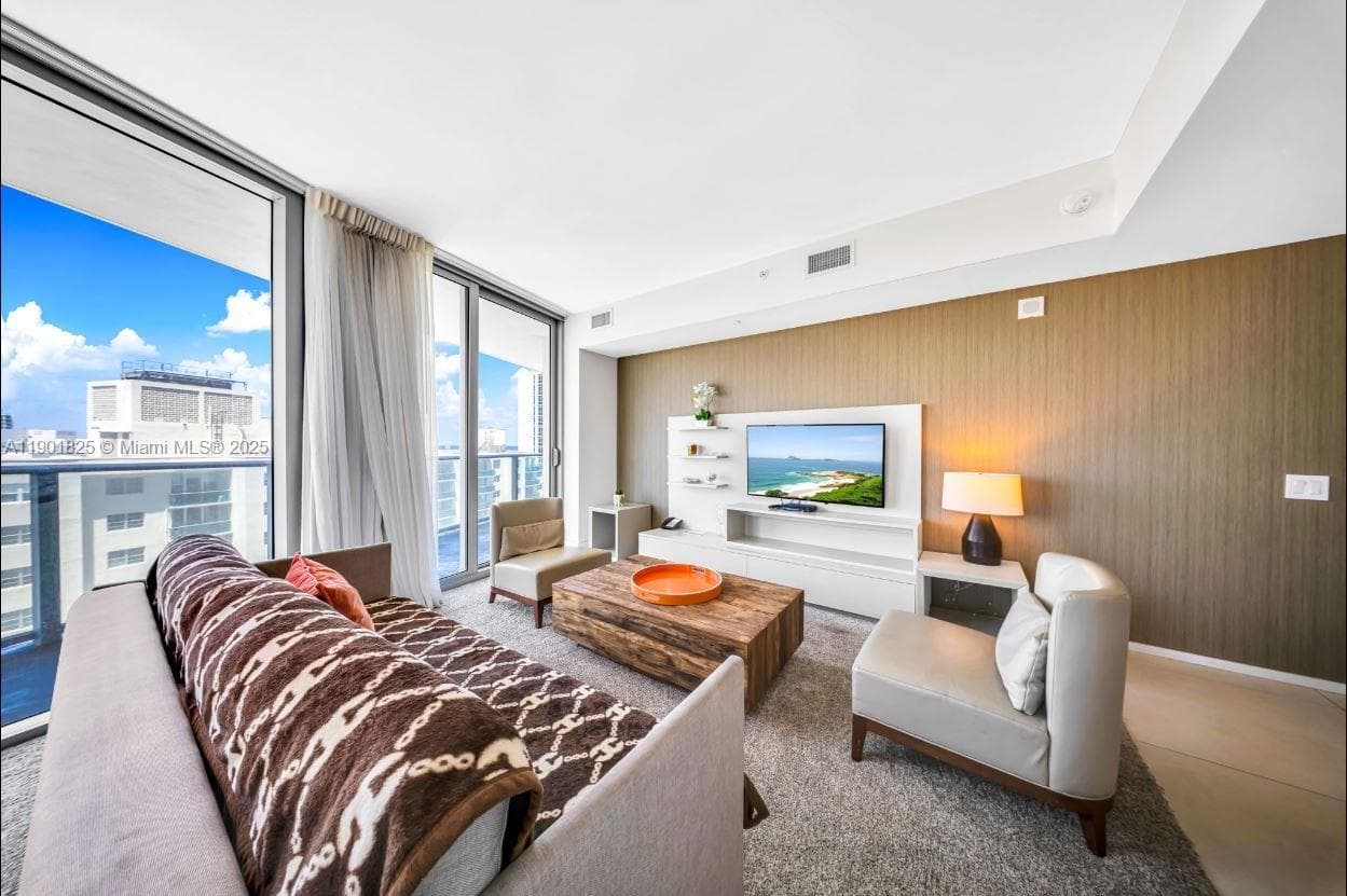 4111 Ocean Dr 3
