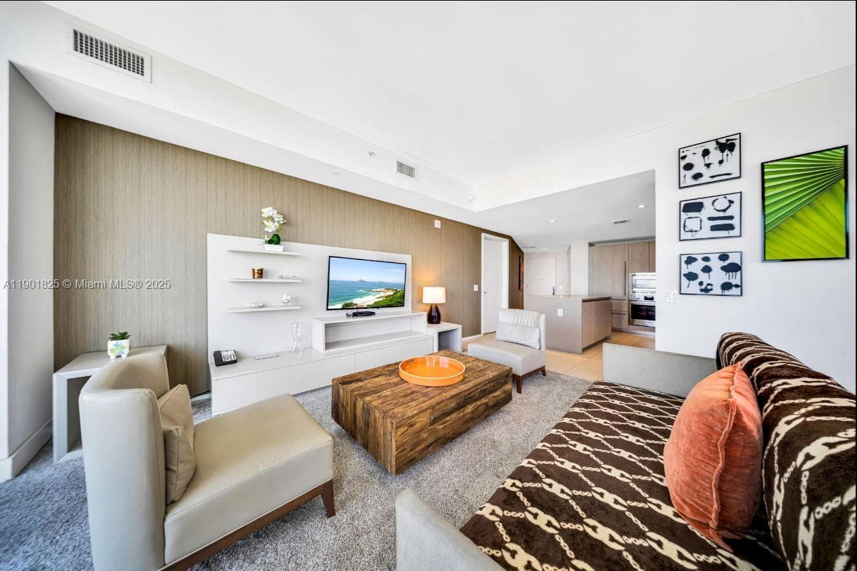 4111 Ocean Dr 5