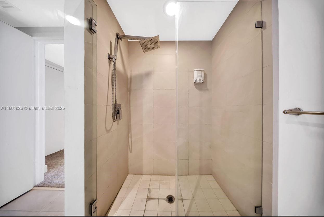 4111 Ocean Dr 1212 photo 19