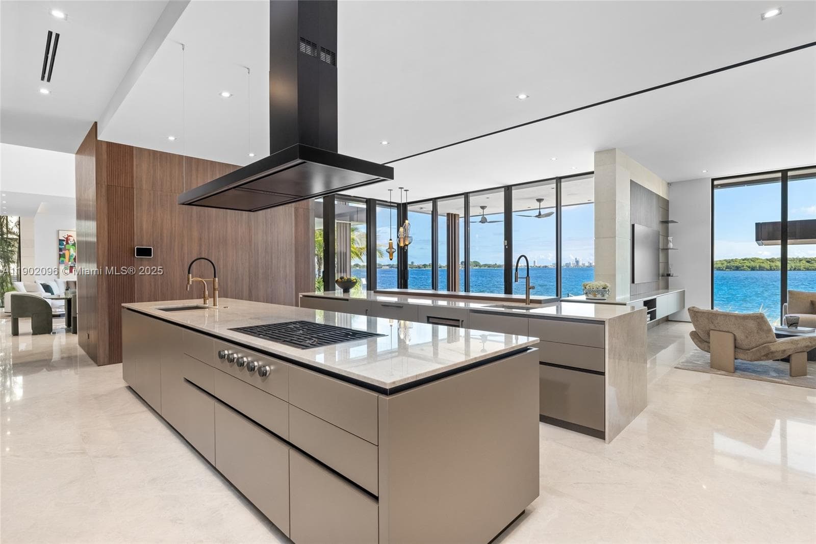 11404 N Bayshore Dr photo 17