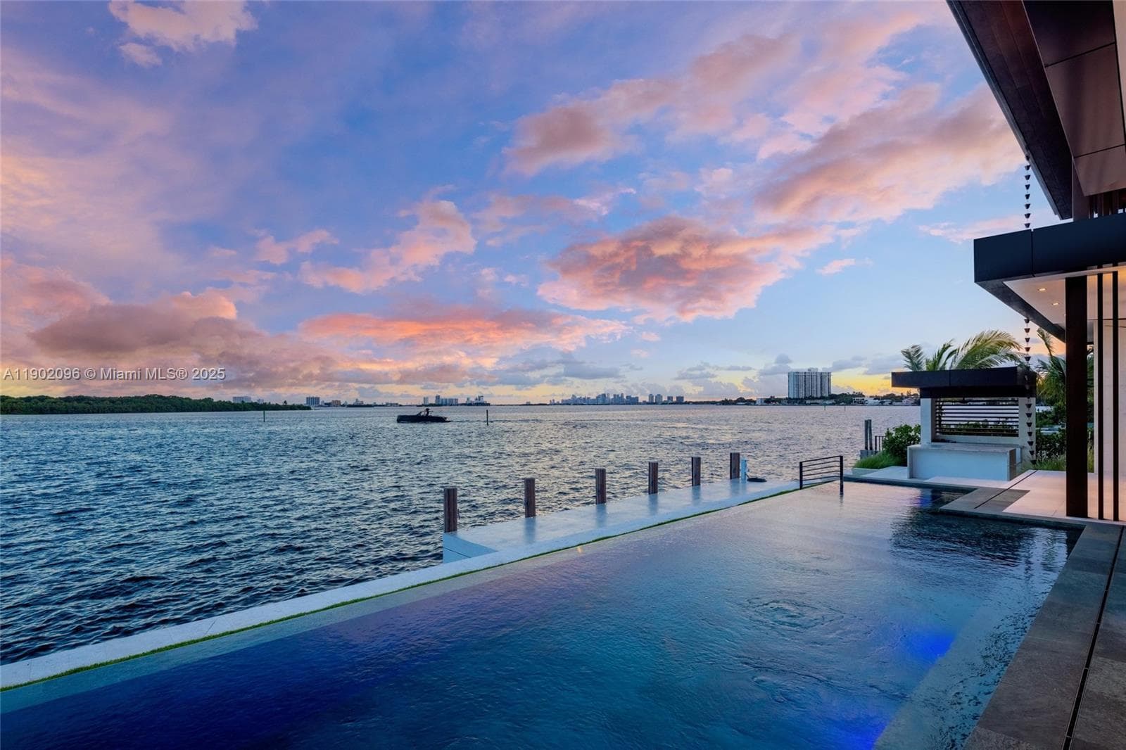11404 N Bayshore Dr 4