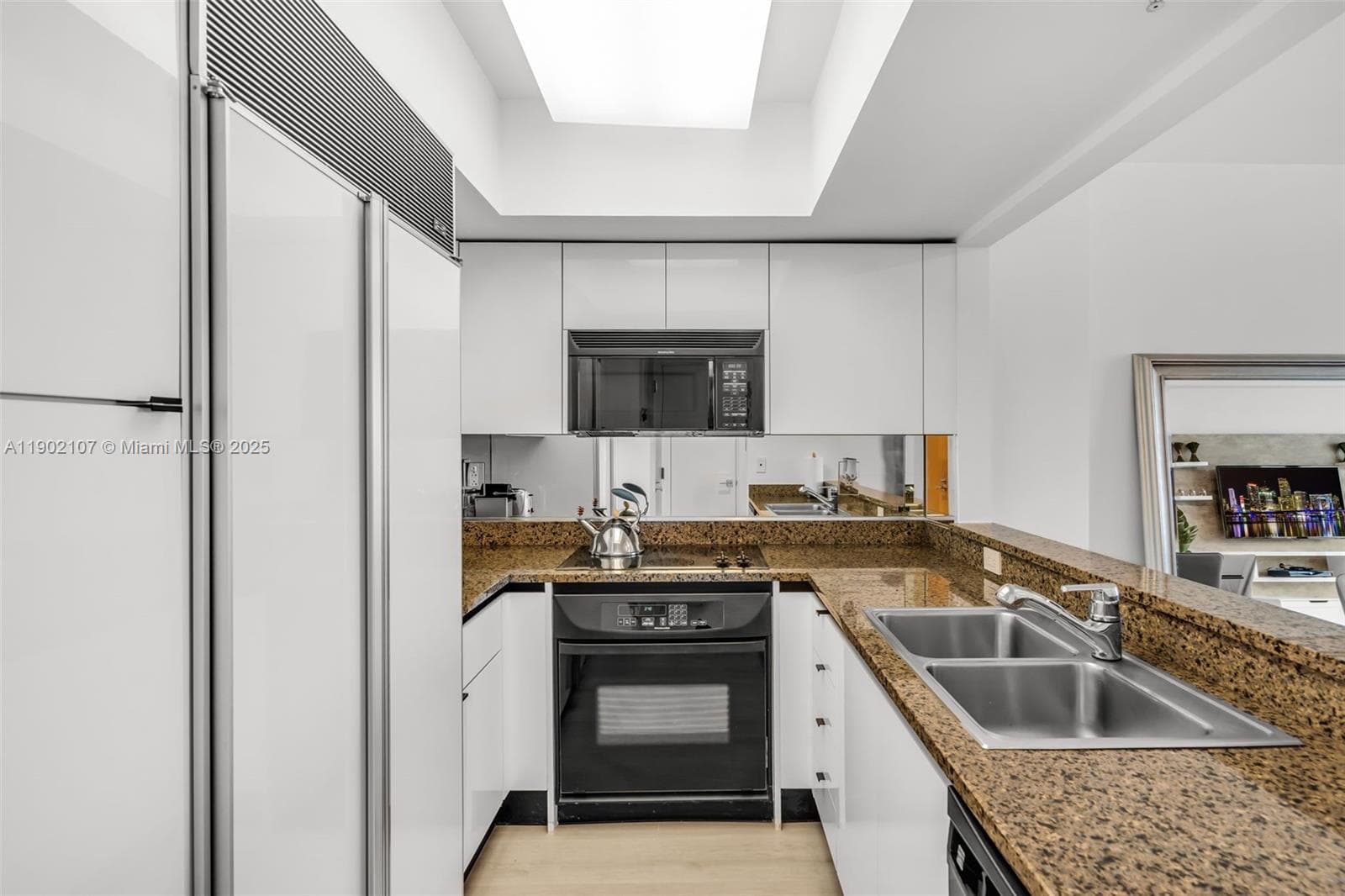 1500 Ocean Dr 1109 photo 8