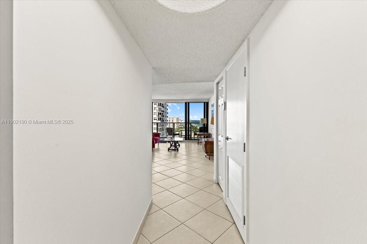 2301 Ocean Dr 3