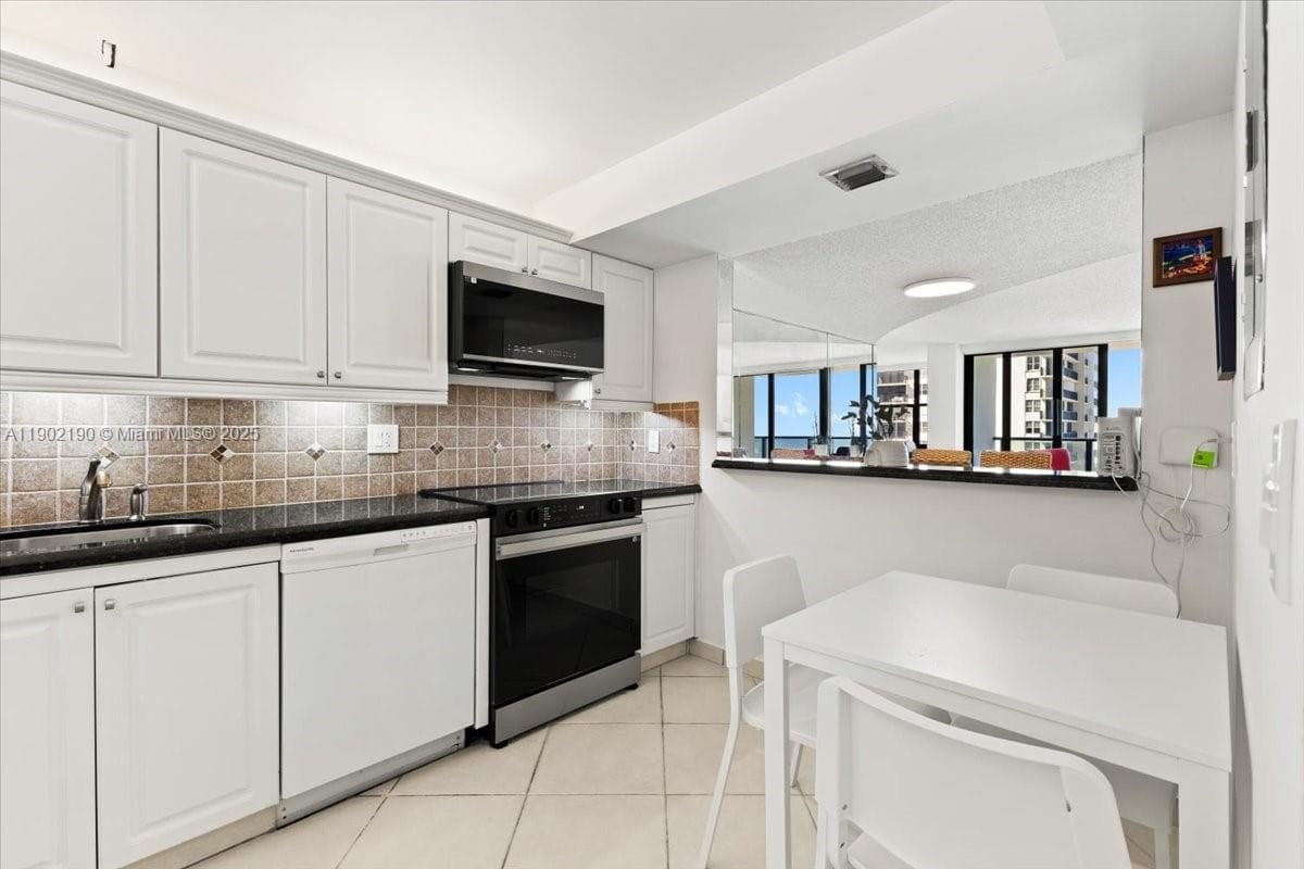 2301 Ocean Dr 5