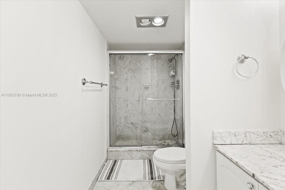 2301 Ocean Dr 2004 photo 19