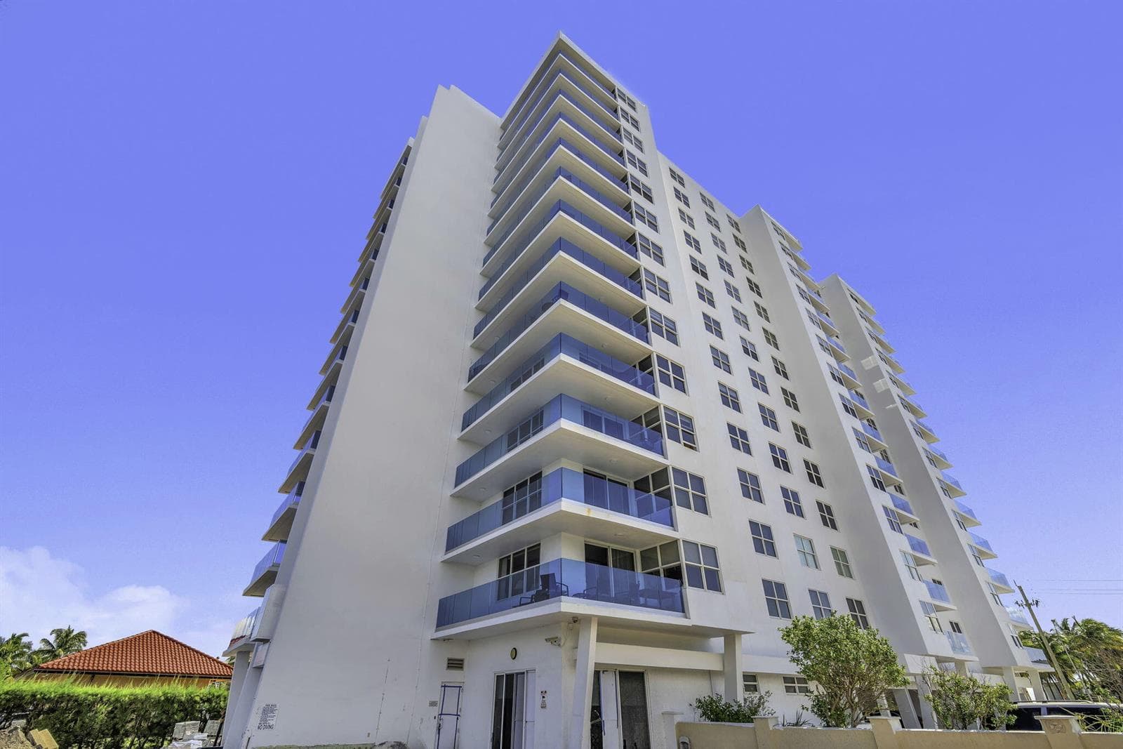 2639 N Riverside Drive #505 3