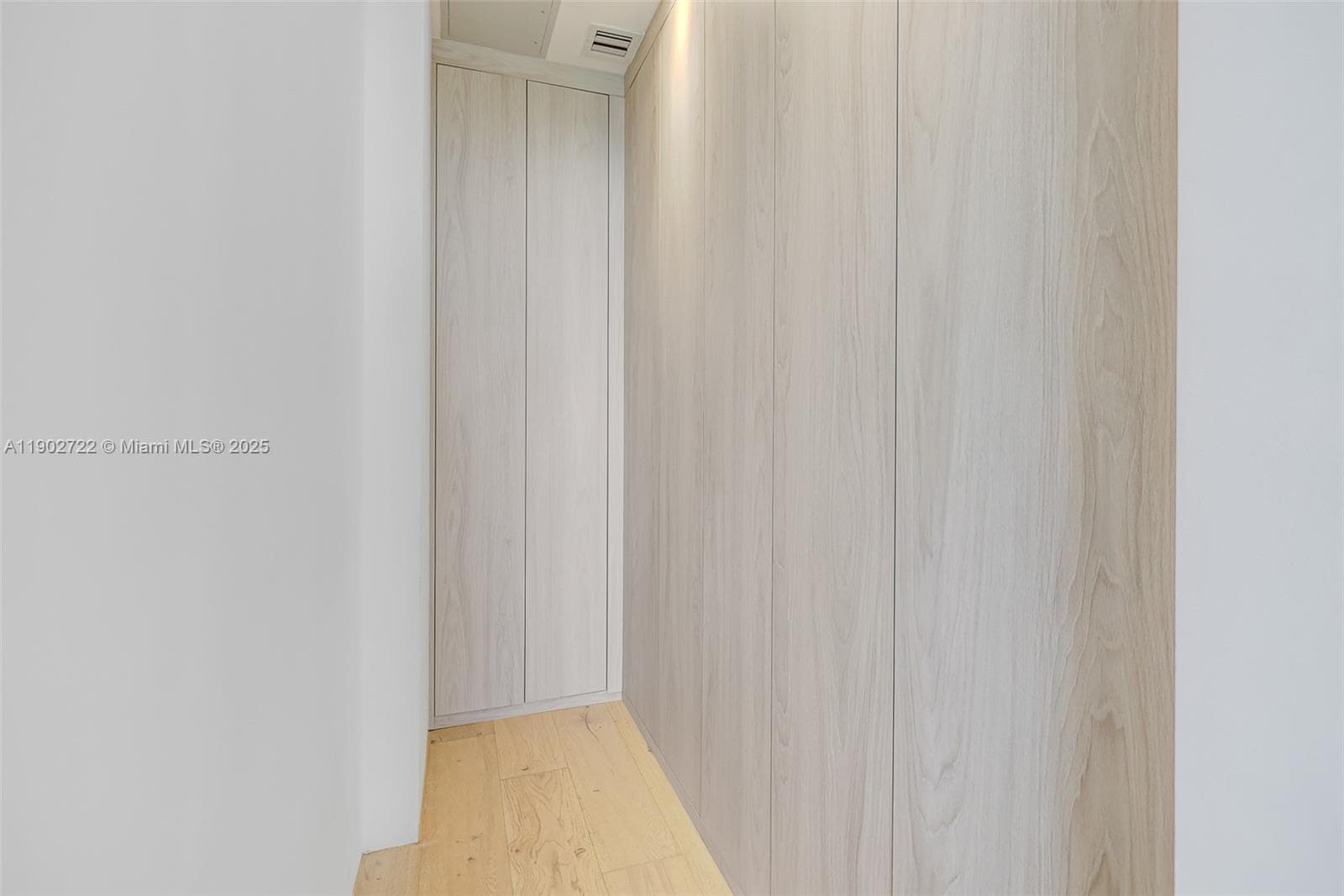 8701 Collins Ave 904 photo 25