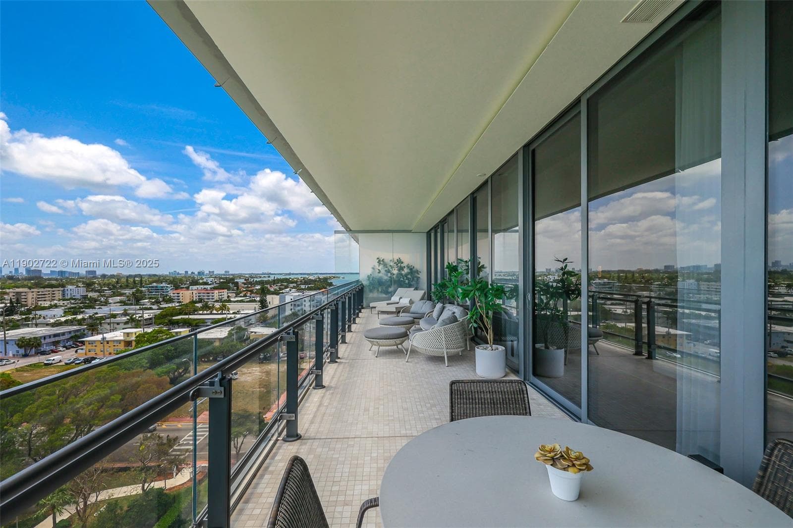 8701 Collins Ave 904 photo 19