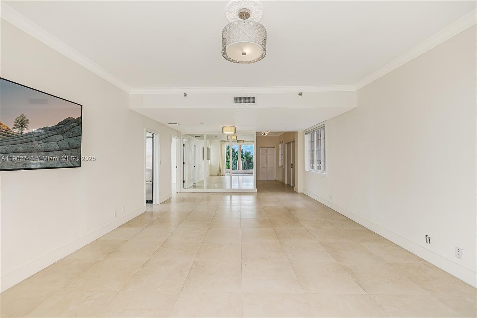 19236 Fisher Island Dr 19236 photo 7