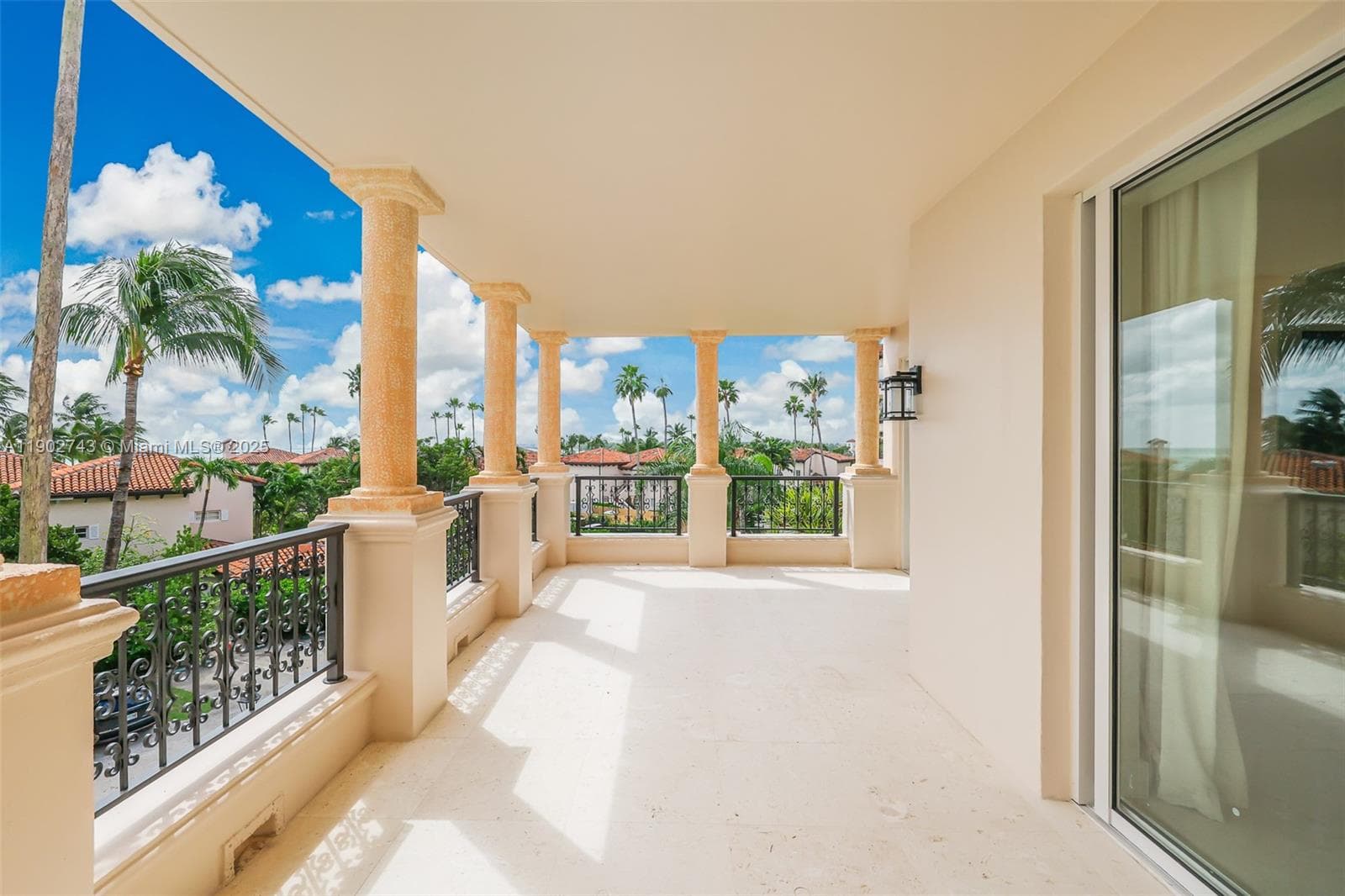 19236 Fisher Island Dr 19236 photo 18