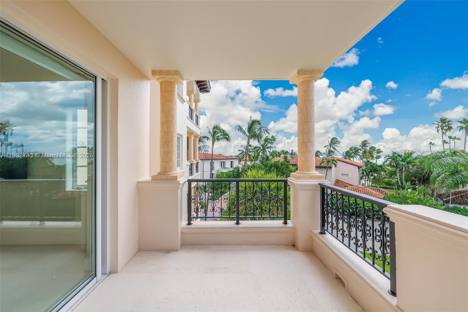 19236 Fisher Island Dr 19236 photo 25