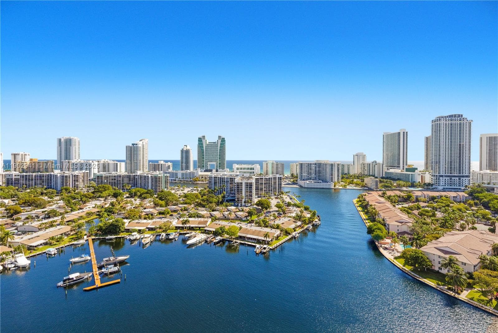 300 Three Islands Blvd PH2A photo 6