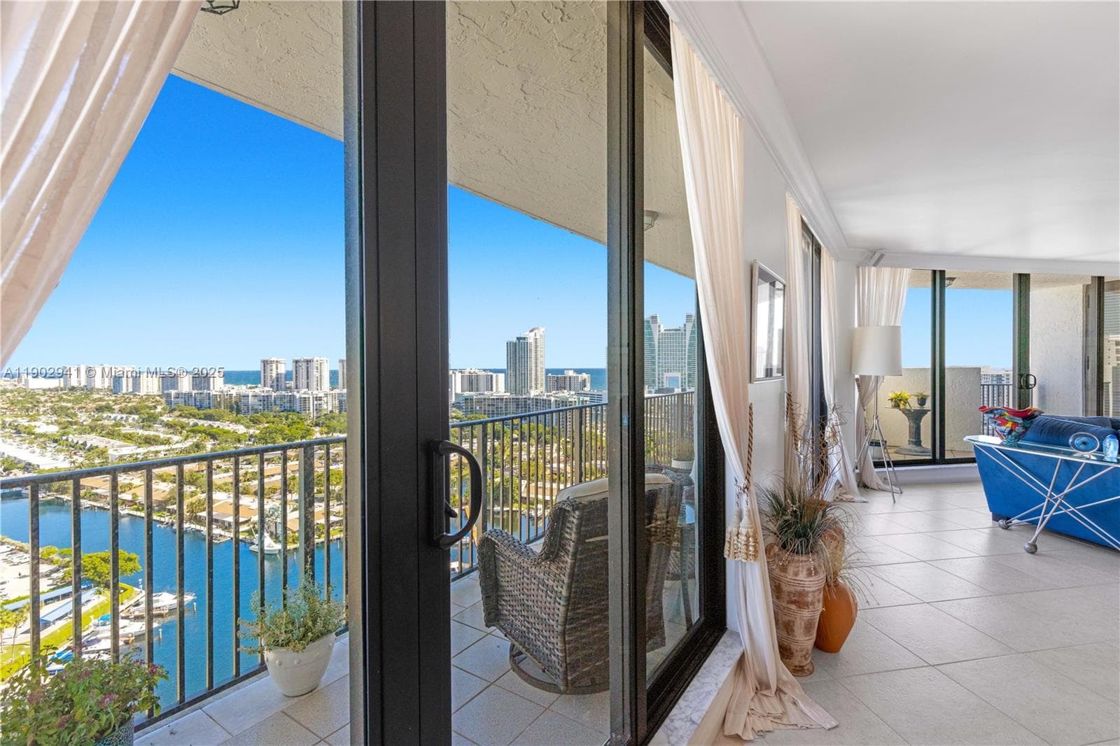 300 Three Islands Blvd PH2A photo 17