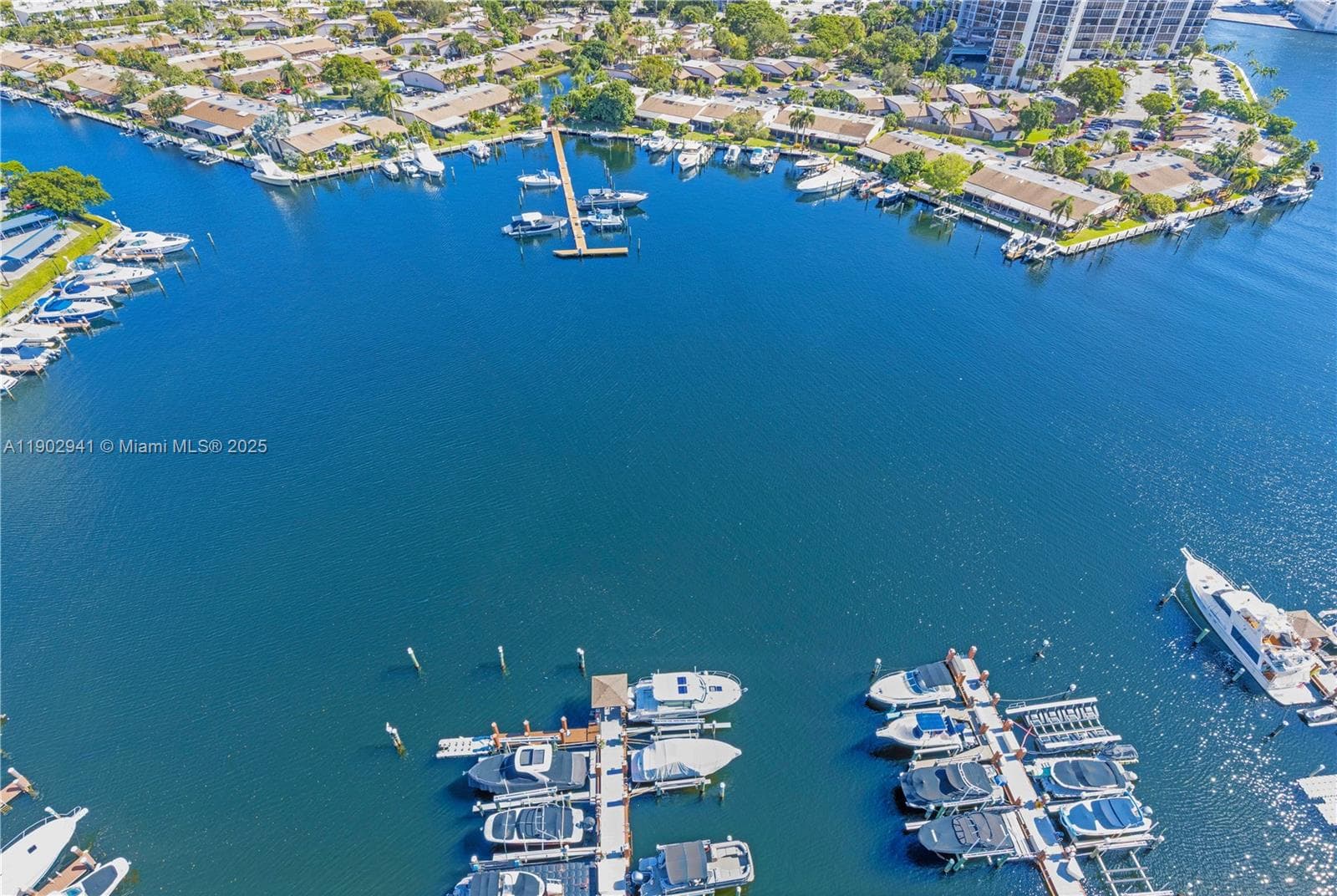 300 Three Islands Blvd PH2A photo 7