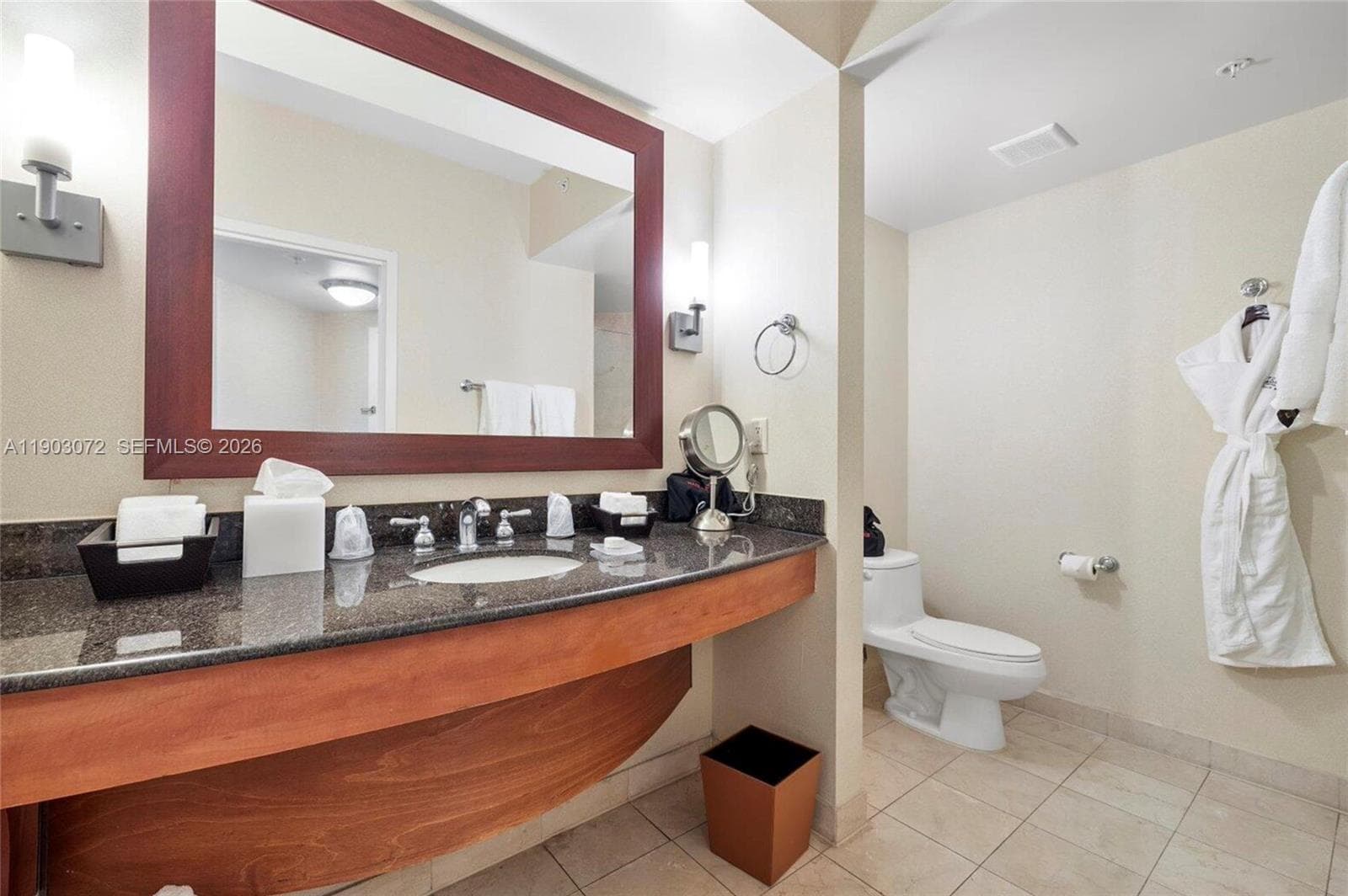 18001 Collins Ave 2102 photo 2