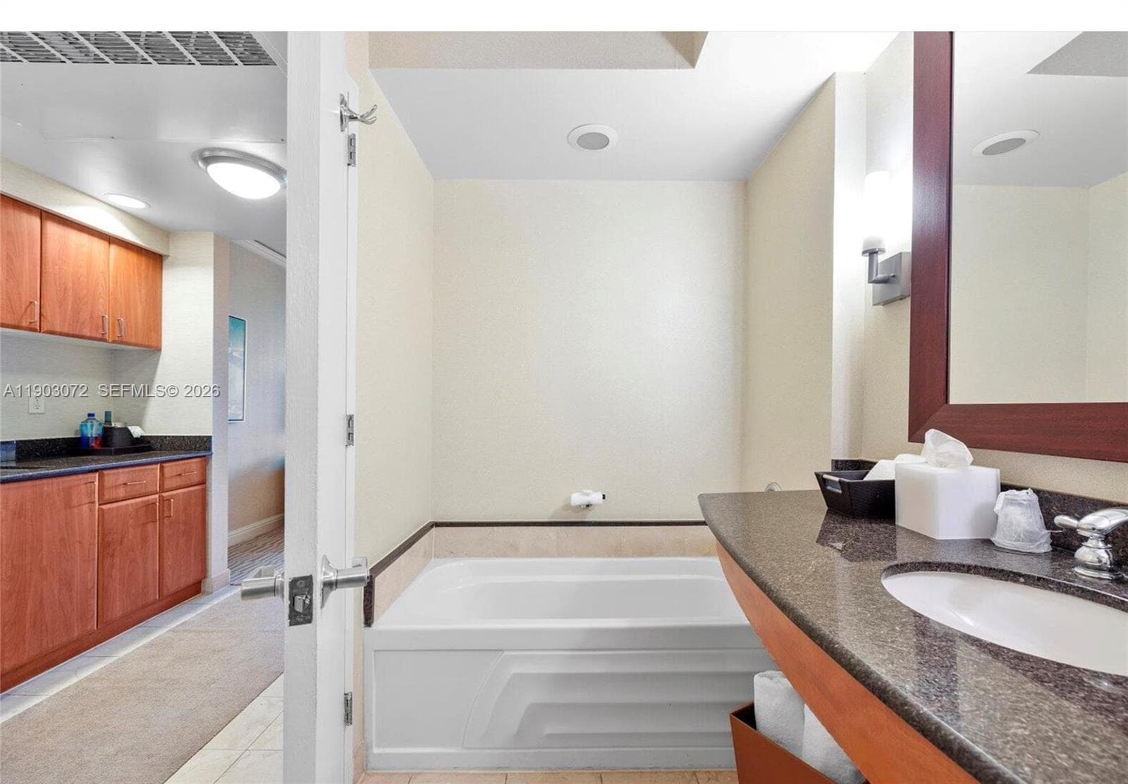 18001 Collins Ave 2102 photo 4