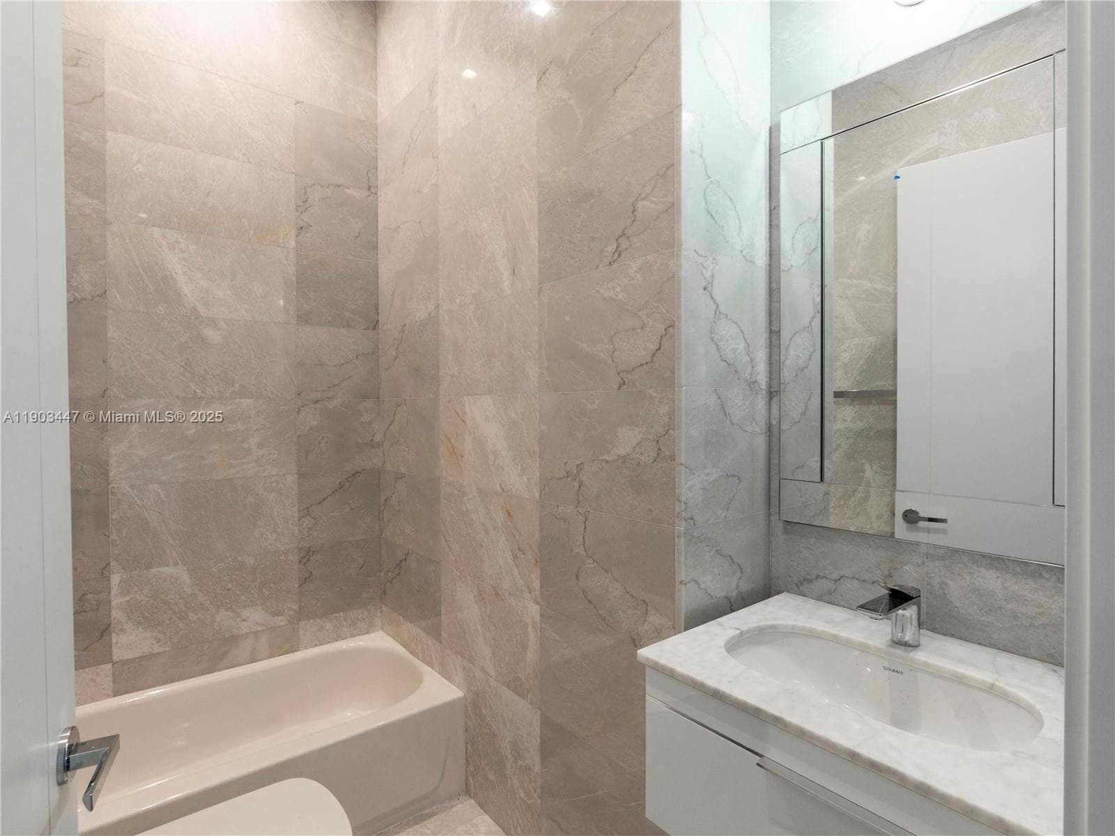18501 Collins Av 1501 photo 16