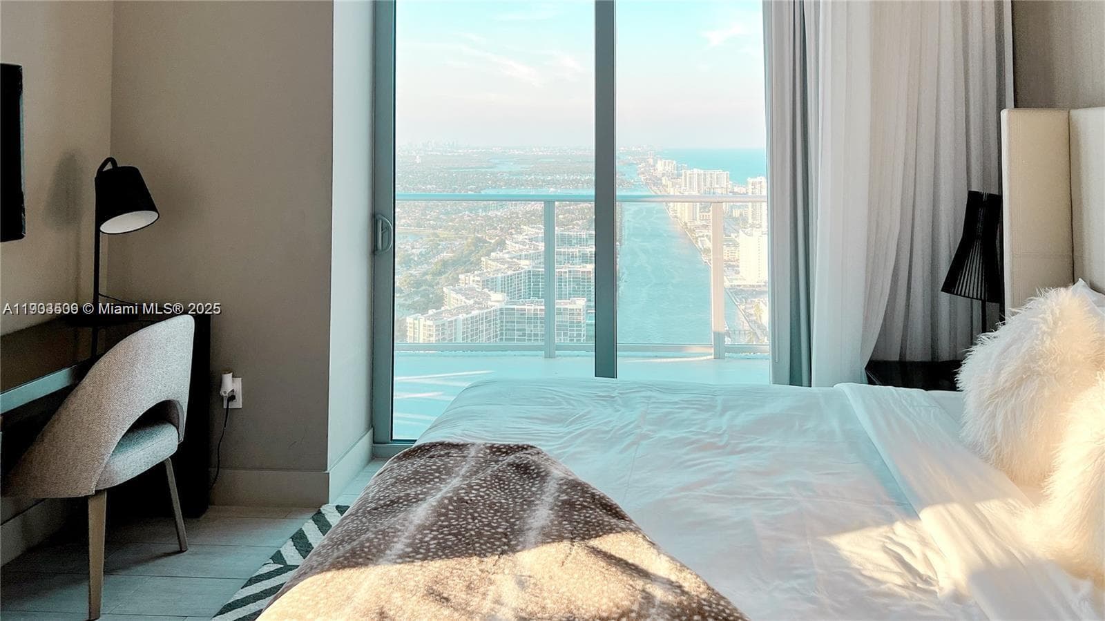 4010 Ocean Dr 3