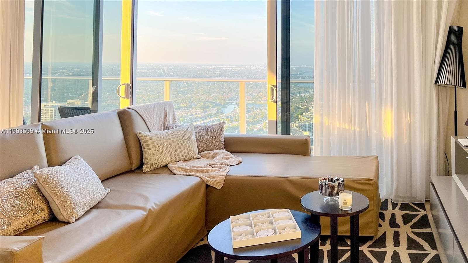 4010 Ocean Dr 4