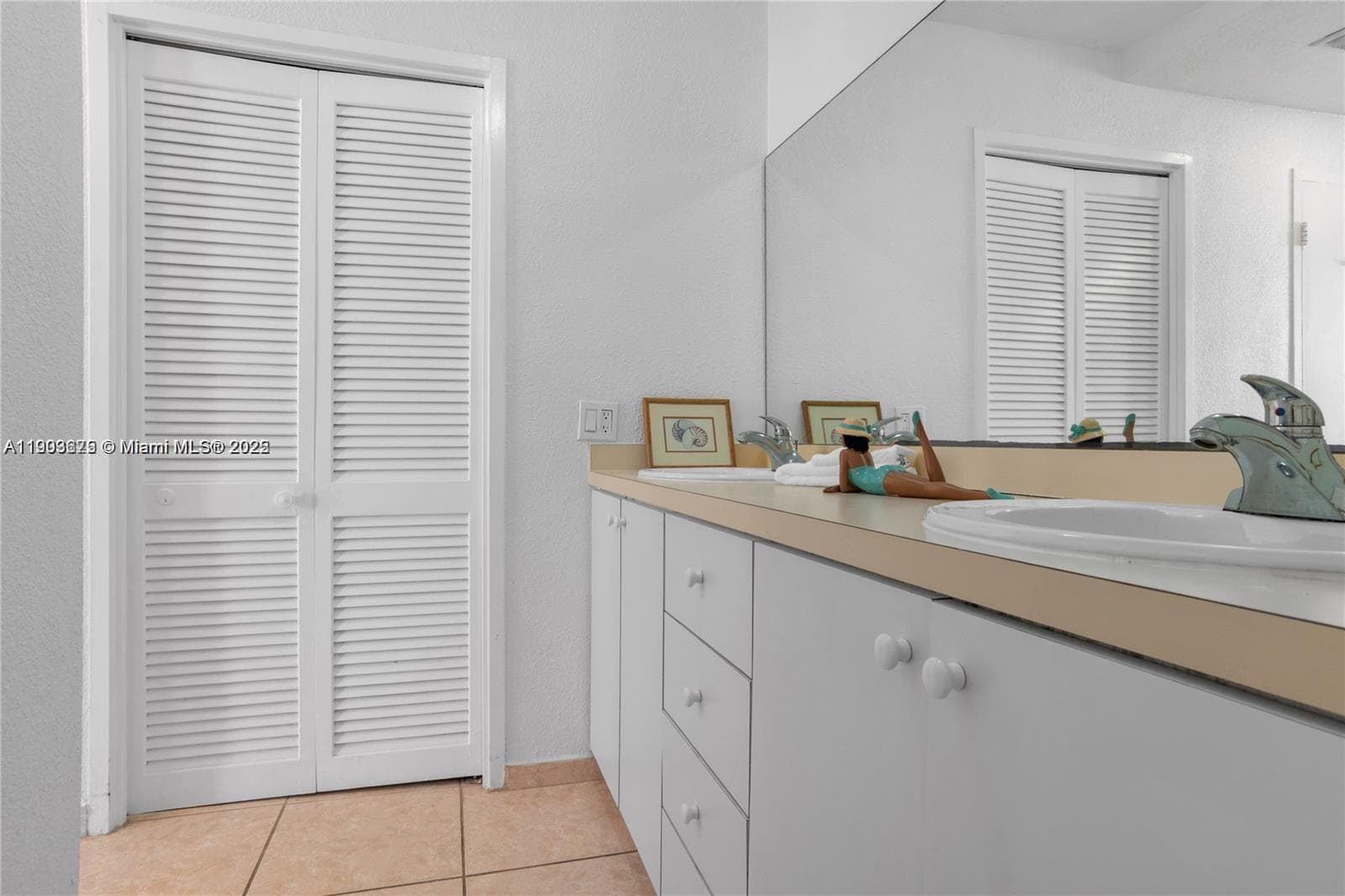 3505 S Ocean Dr 208 photo 11