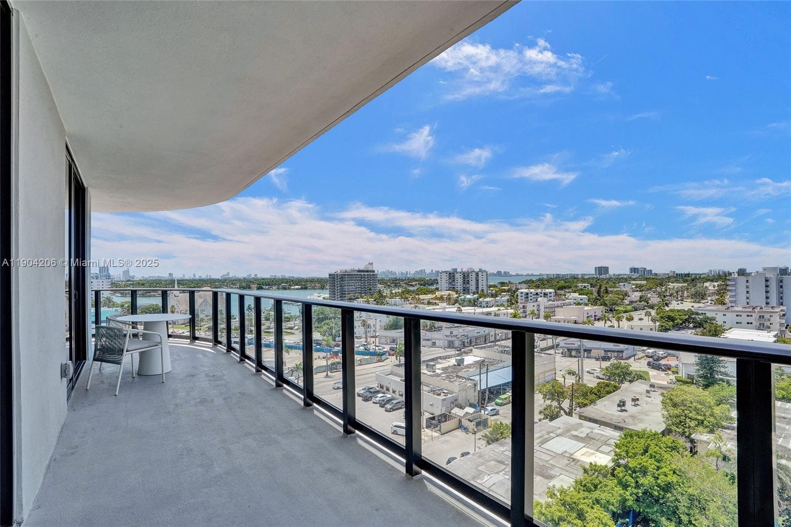 580 72nd St 810 photo 15