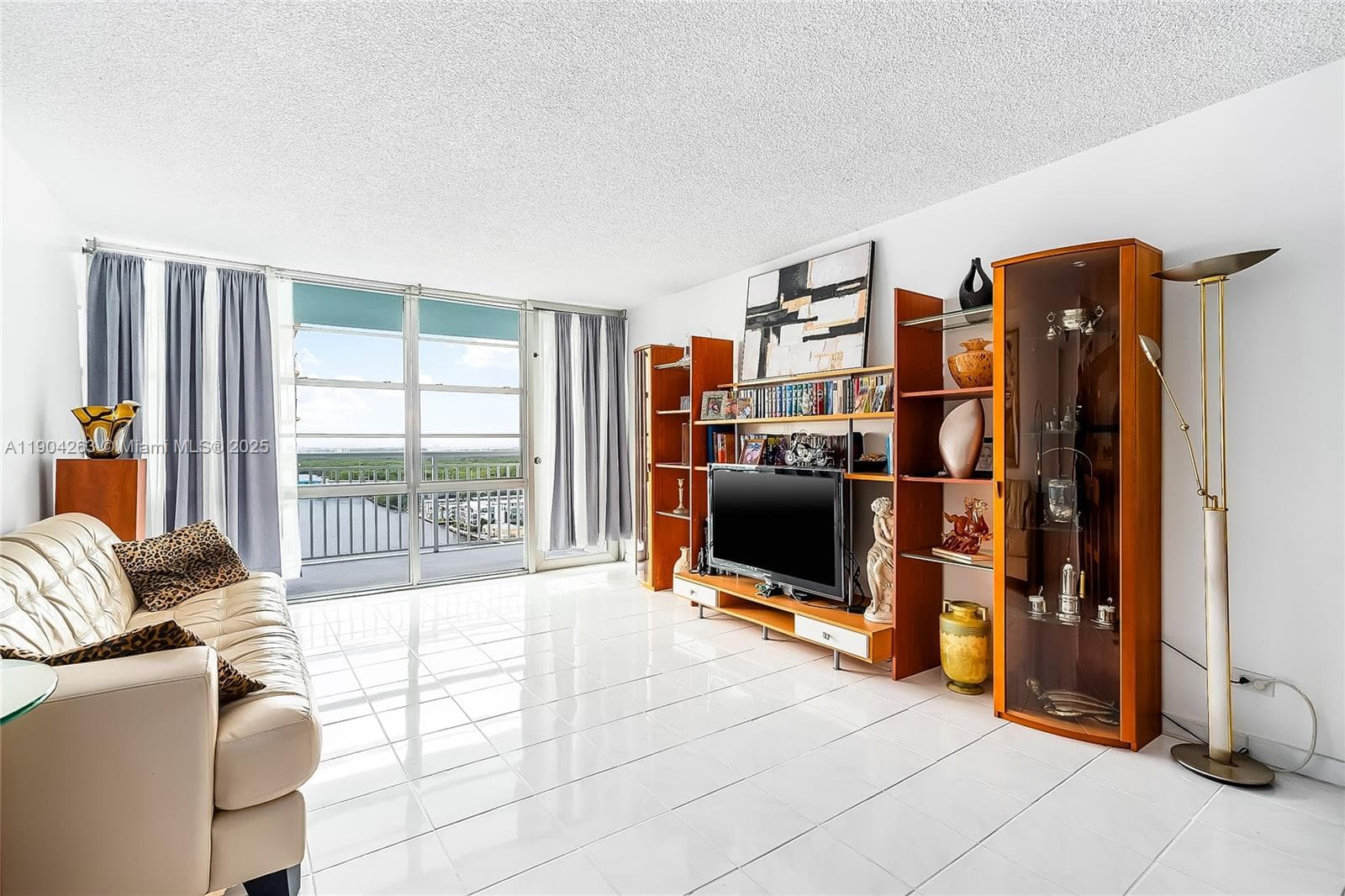 301 174th St 2208 photo 13