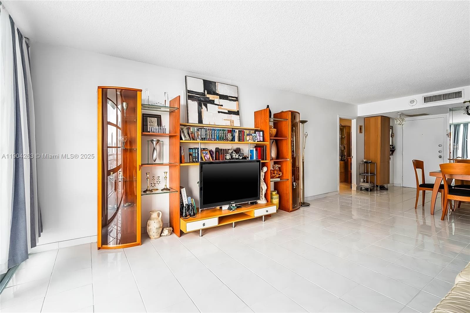 301 174th St 2208 photo 12