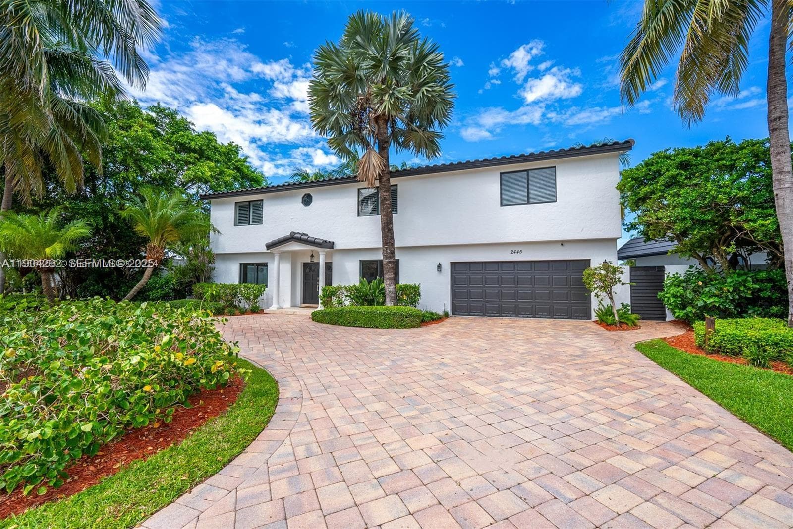 2445 8 St 2