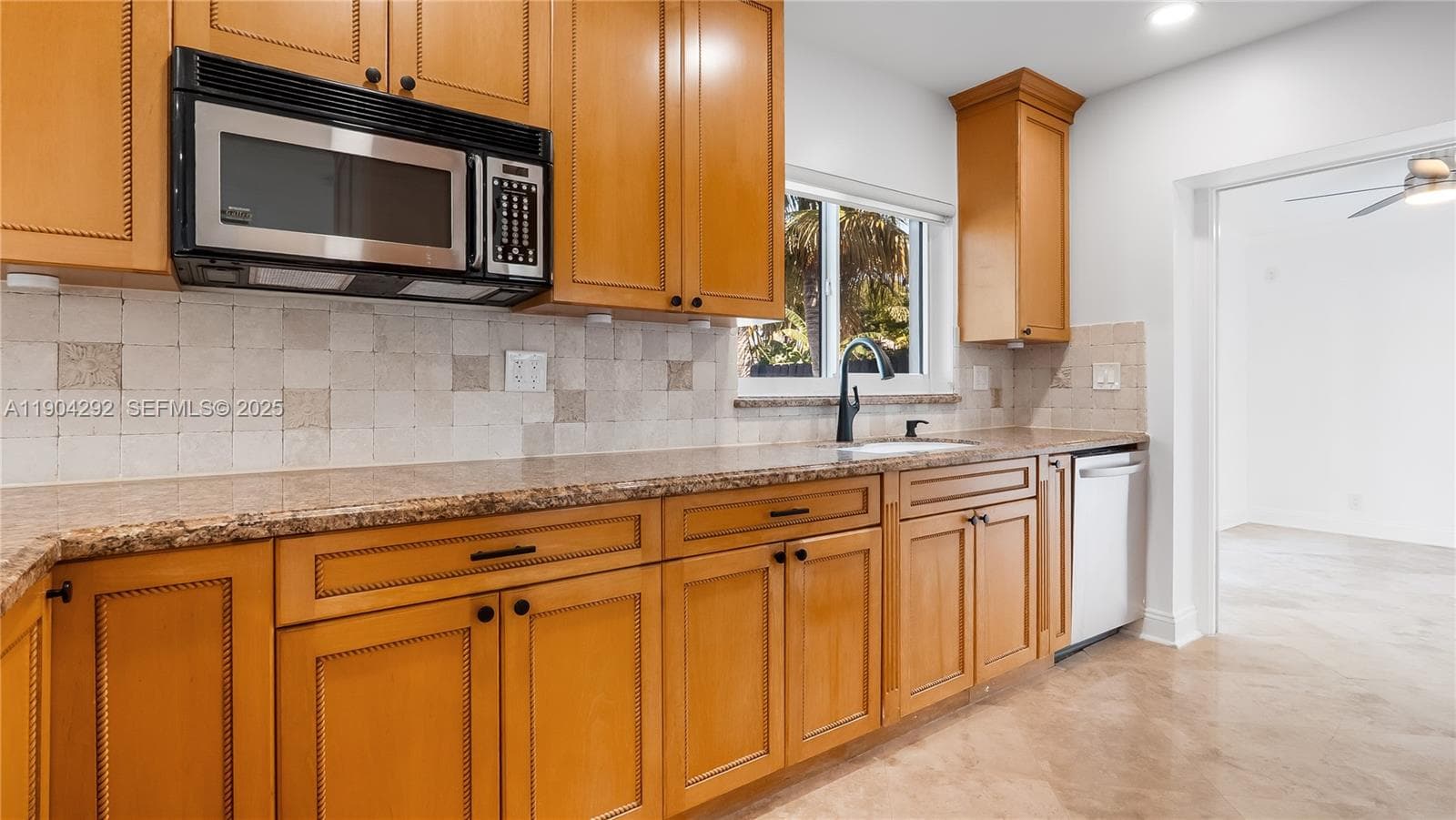 2445 8 St photo 17