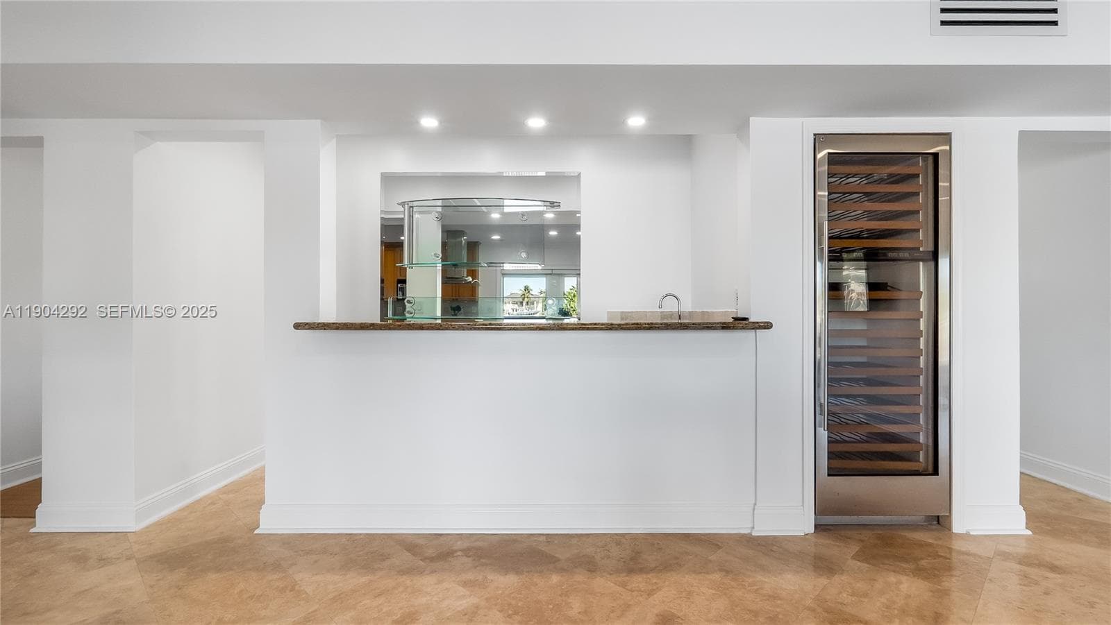 2445 8 St photo 14