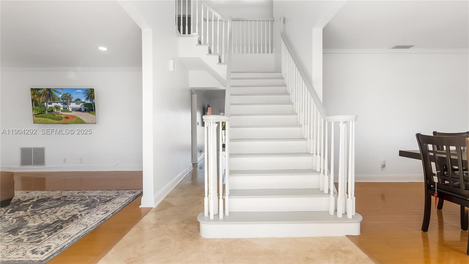 2445 8 St photo 8