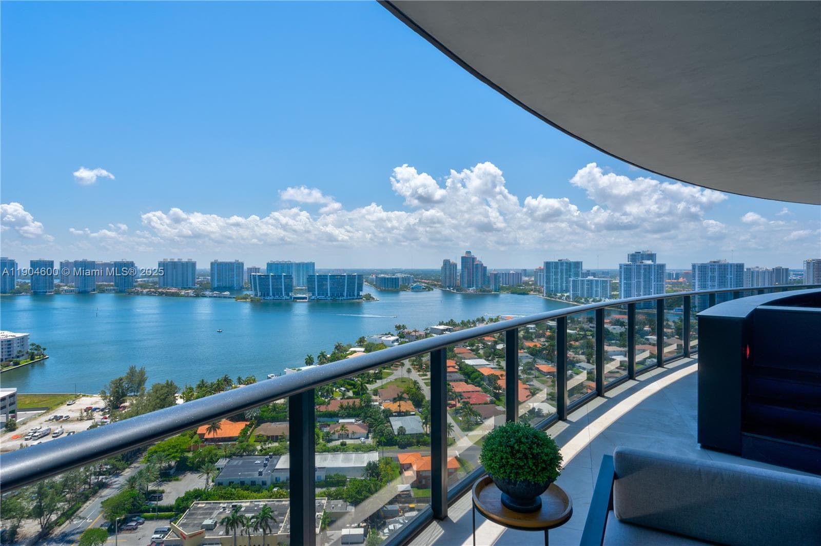 18555 Collins Ave 2403 photo 1