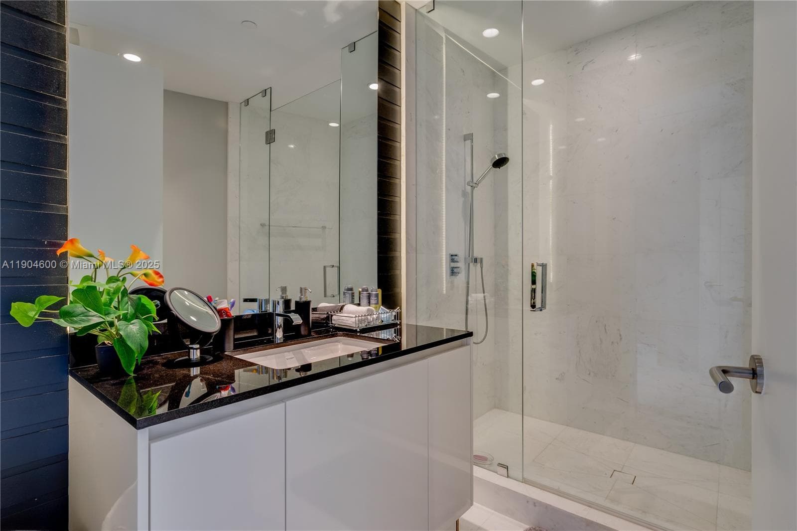 18555 Collins Ave 2403 photo 21