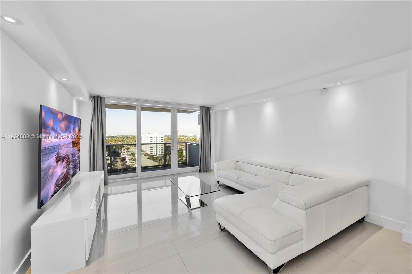 3140 Ocean Dr 2