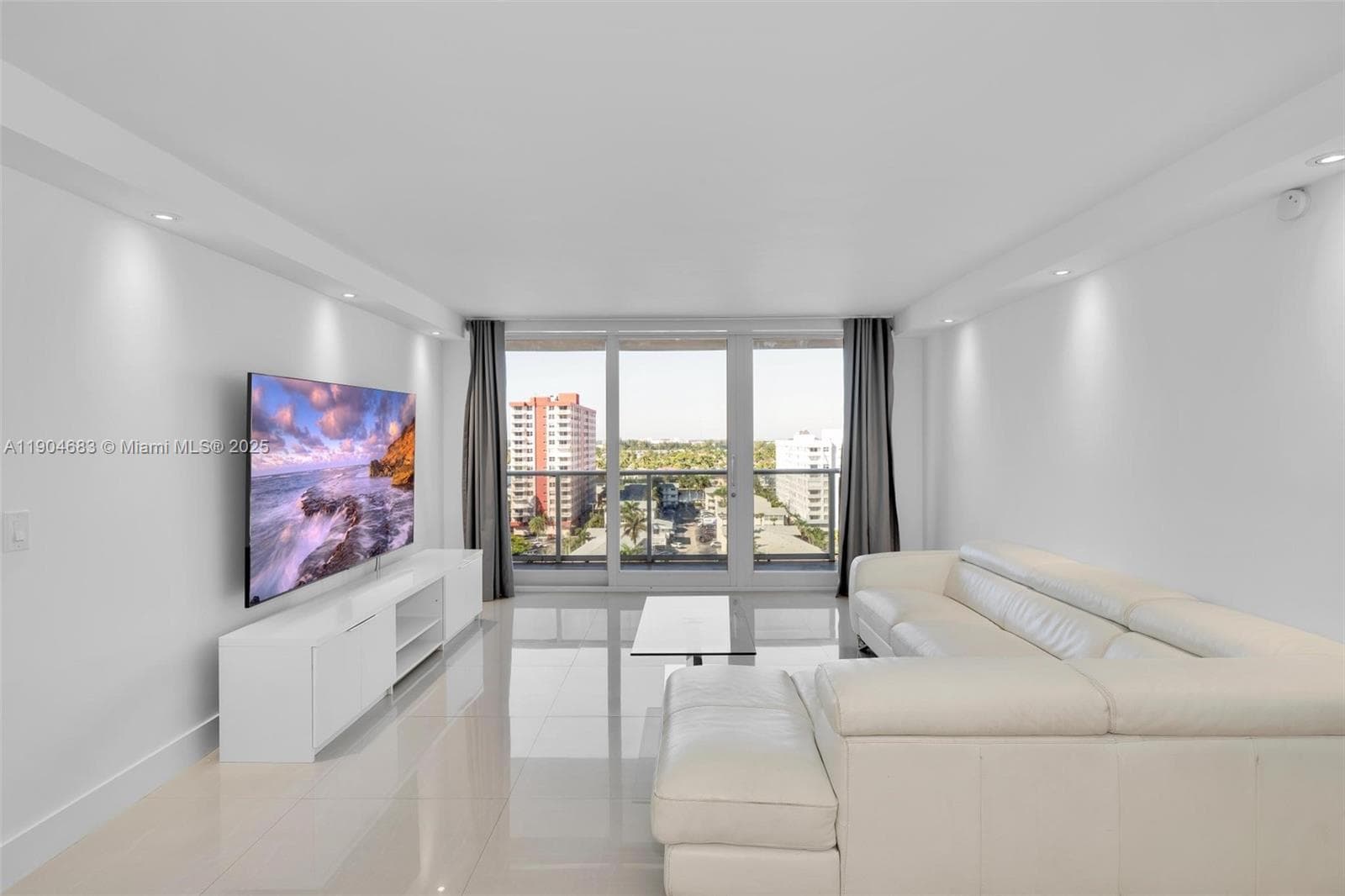 3140 Ocean Dr 1011 photo 6