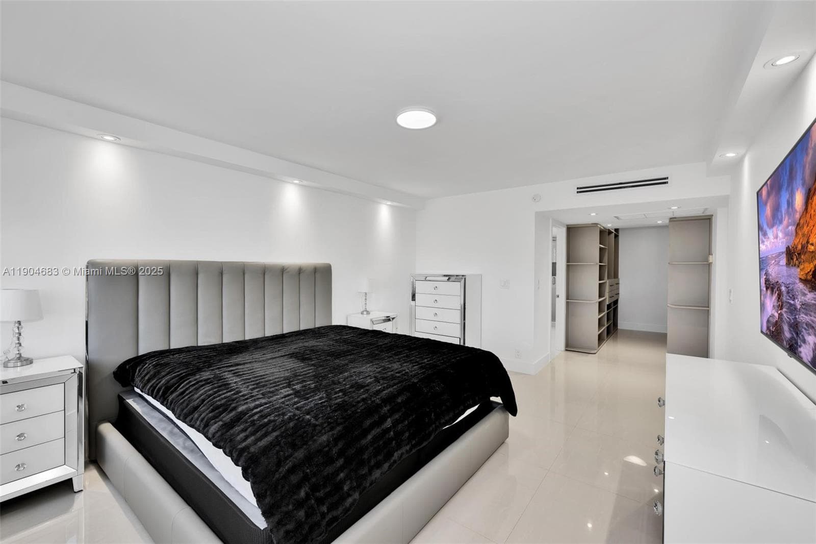 3140 Ocean Dr 1011 photo 17