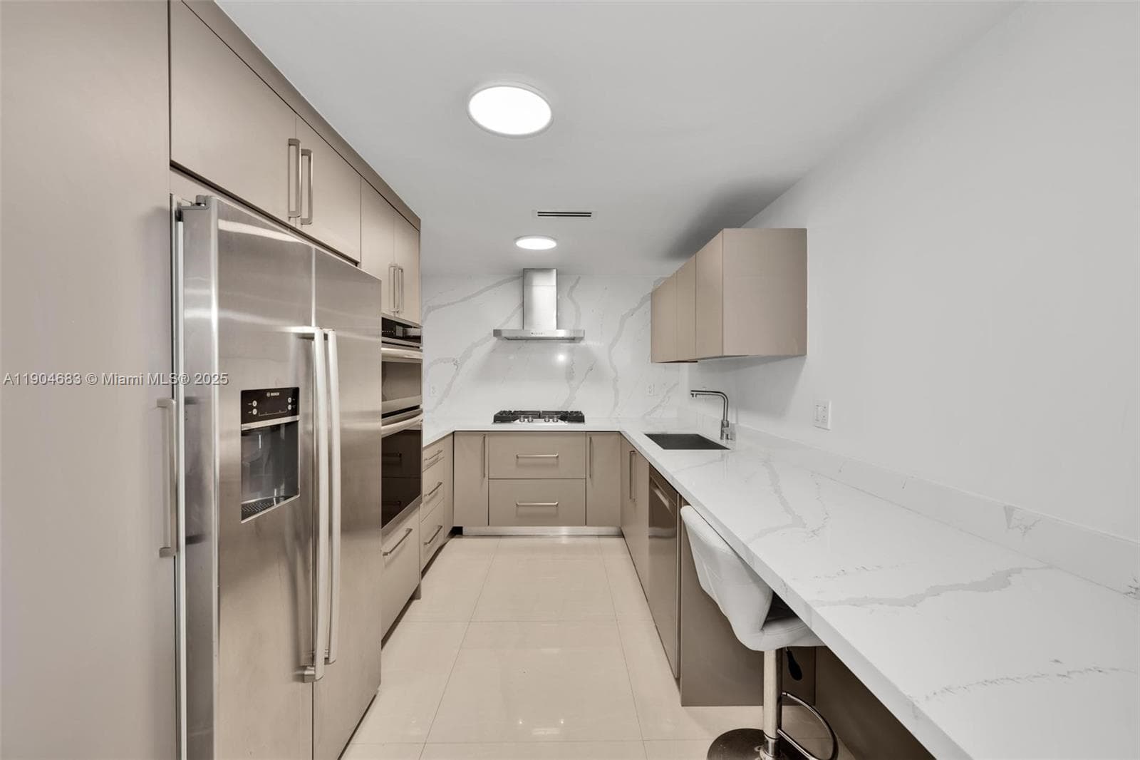 3140 Ocean Dr 1011 photo 16