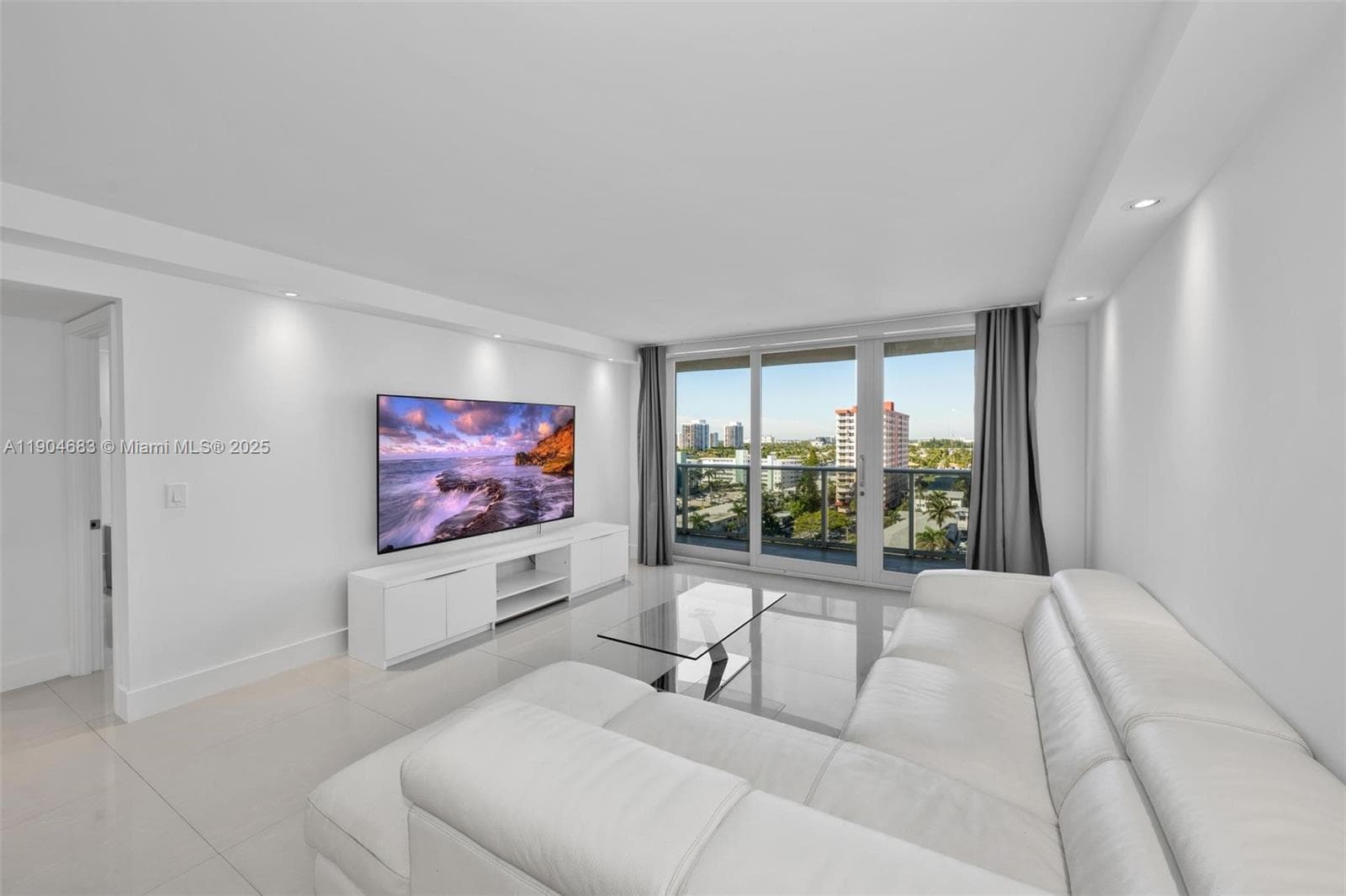 3140 Ocean Dr 3