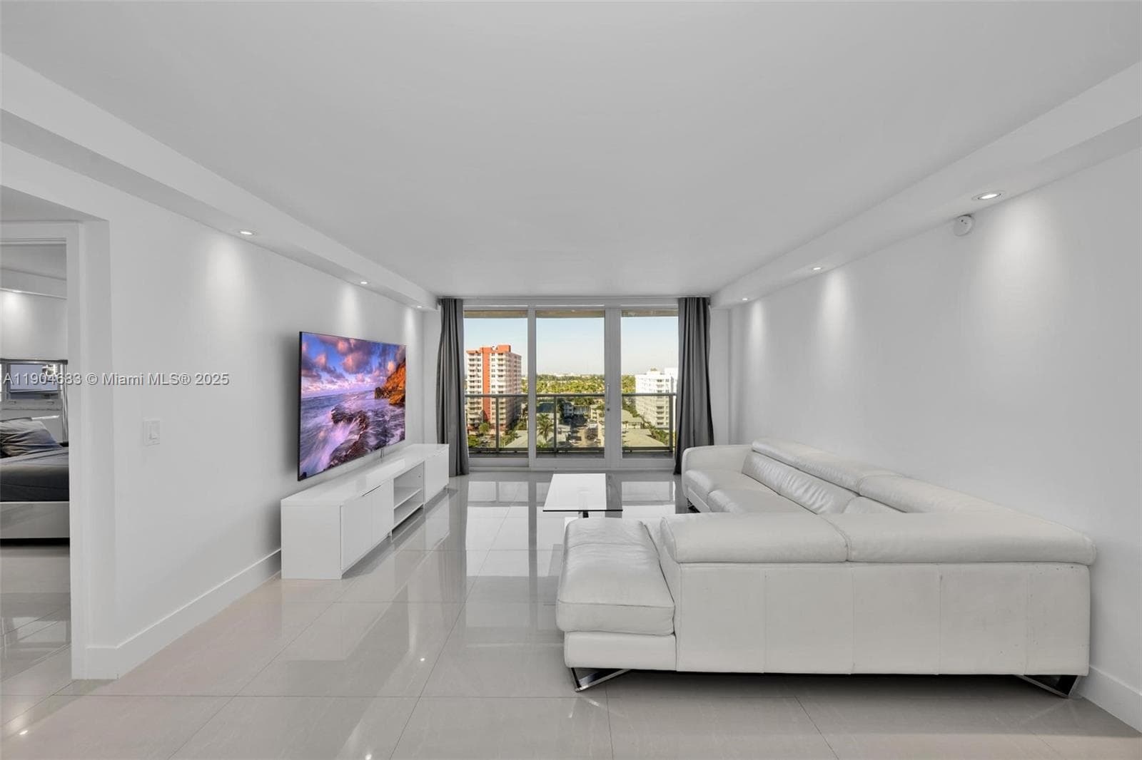 3140 Ocean Dr 5