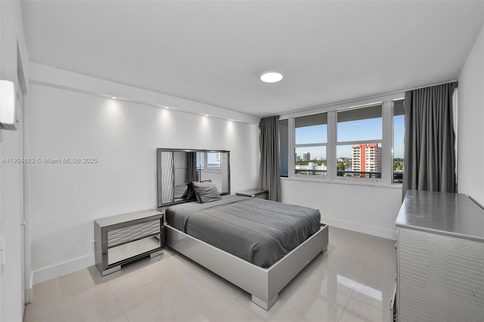 3140 Ocean Dr 1011 photo 10