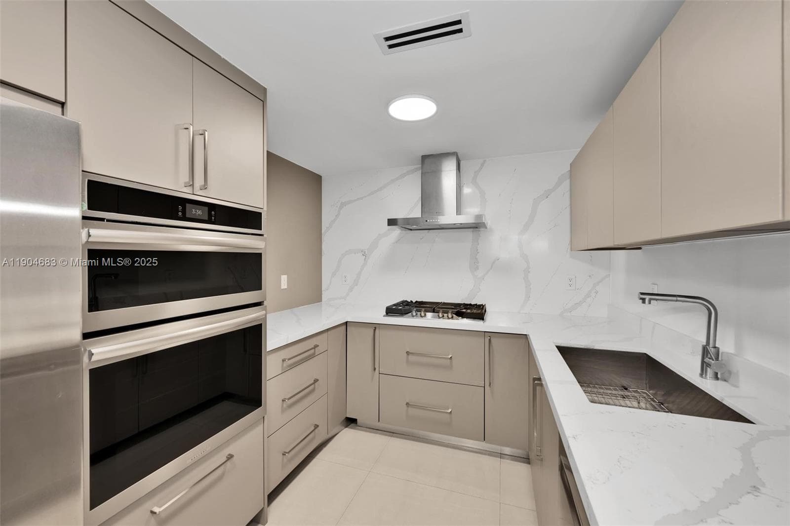 3140 Ocean Dr 1011 photo 14