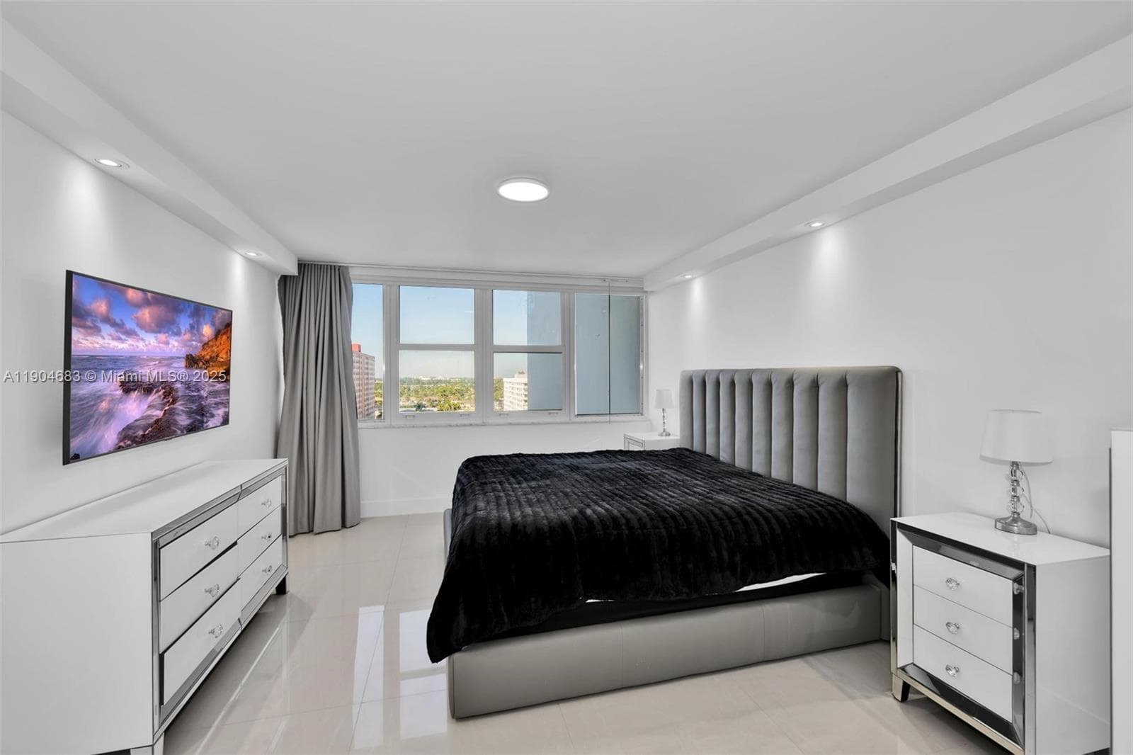 3140 Ocean Dr 1011 photo 18