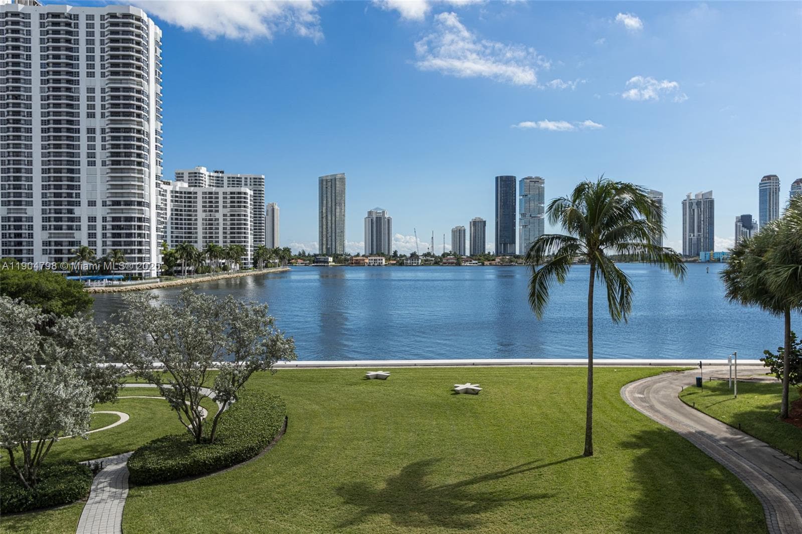 3370 Hidden Bay Dr 303 photo 3